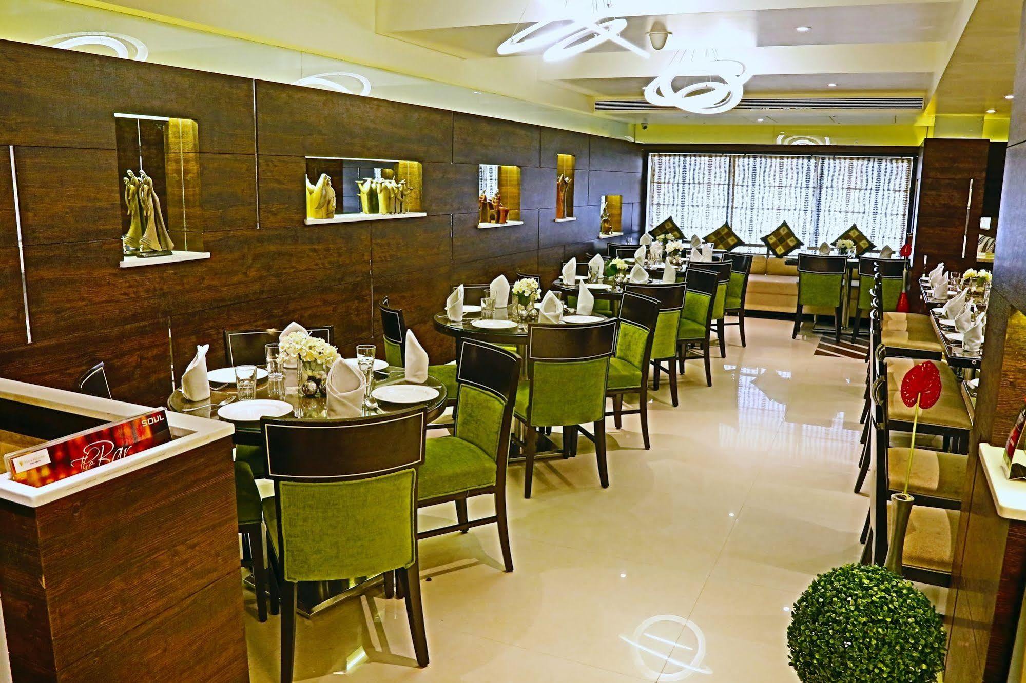 Hotel The Oriental Residency à Bombay Extérieur photo